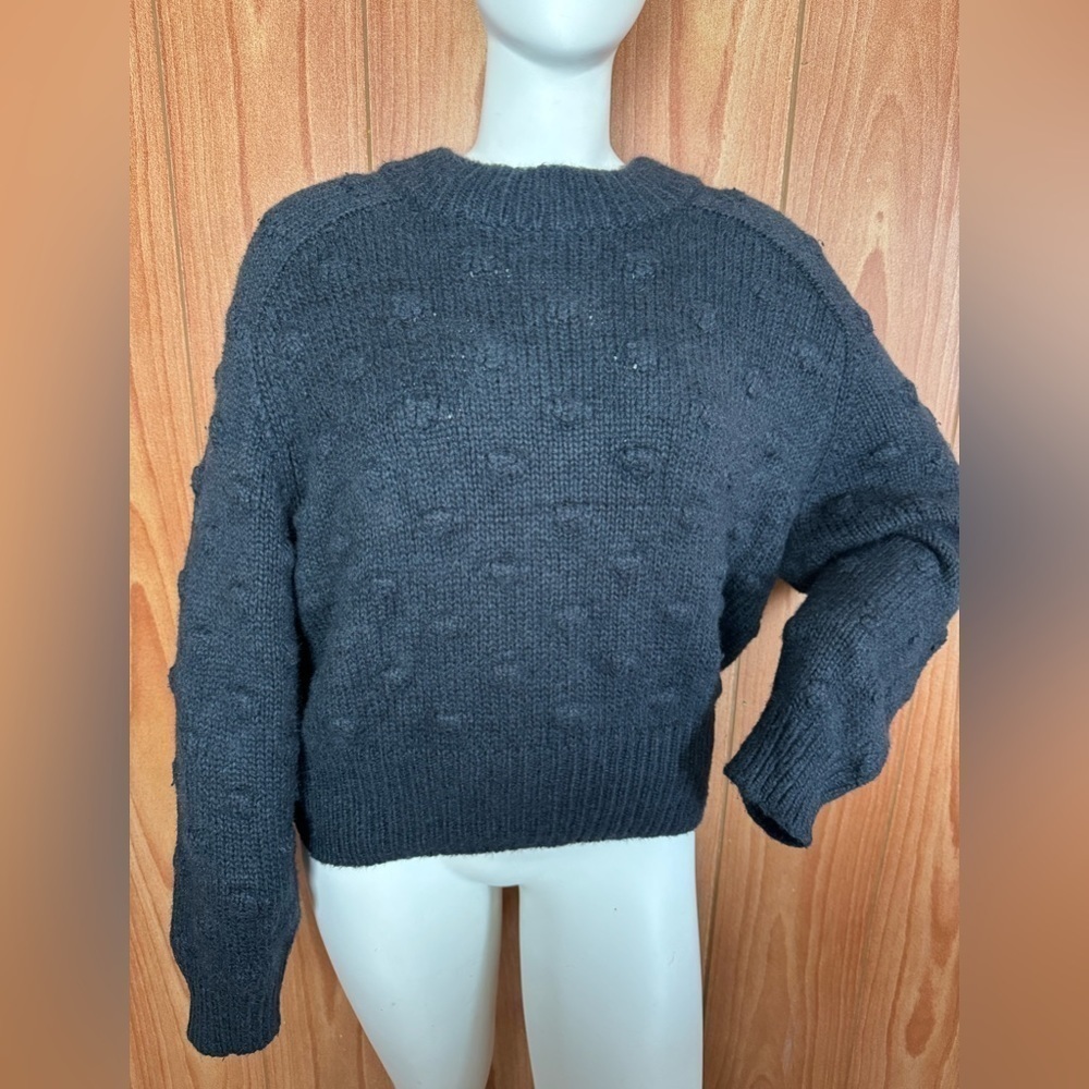 Universal Thread‎ Crochet Sweater